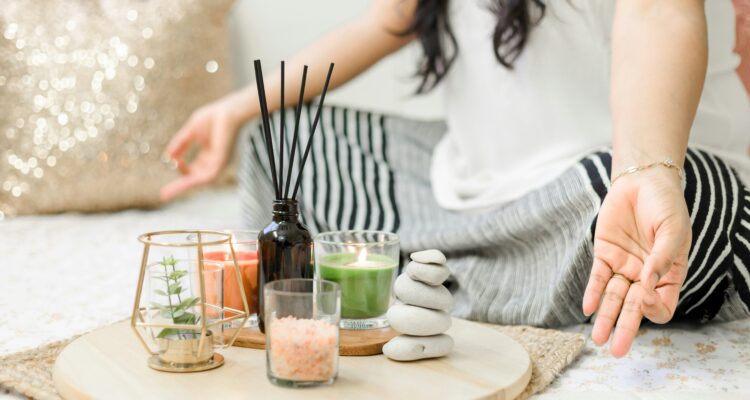 Séance de méditation guidée en groupe à Courbevoie